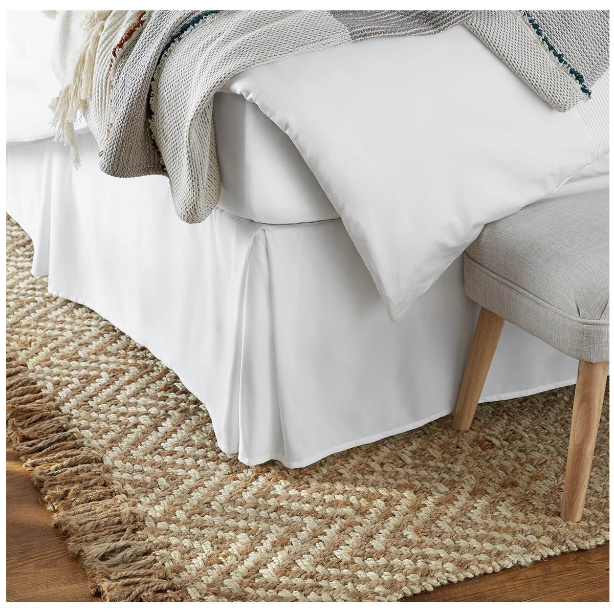 AmazonBasics Husa Pat Alb Stralucitor 198 x 203 x 41 cm