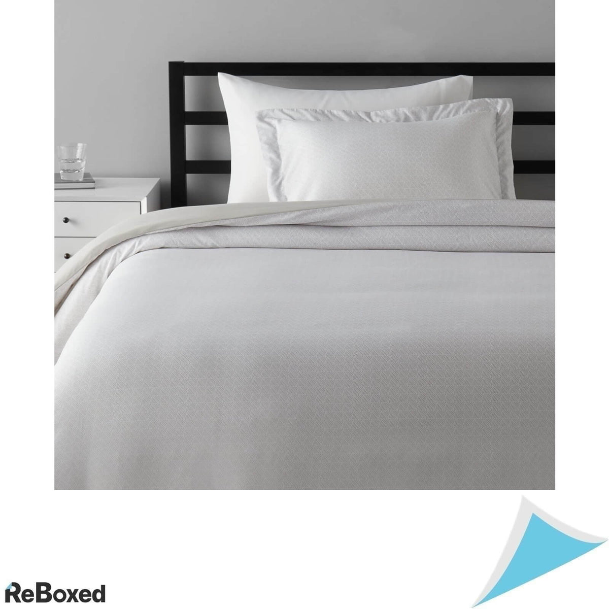 AmazonBasics Set Lenjerie de Pat Pilota 168 x 229 Husa Perna 51 x 66 Gri