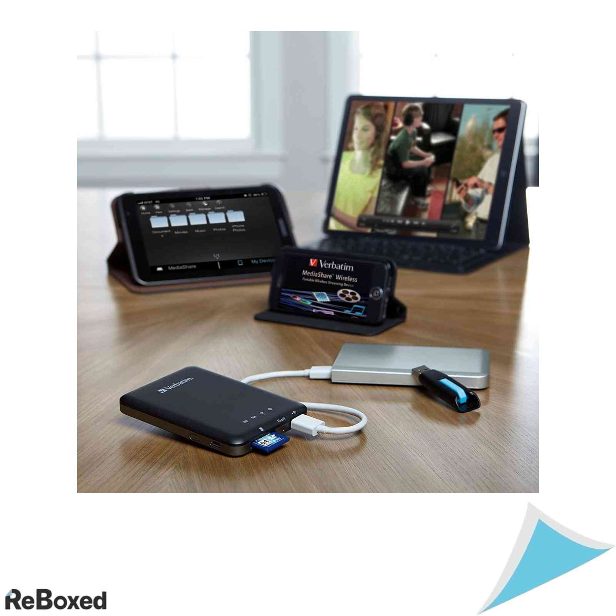Cititor si streamer wireless portabil Verbatim MediaShare, slot SD, USB 2.0, baterie 3000 mAh, Negru