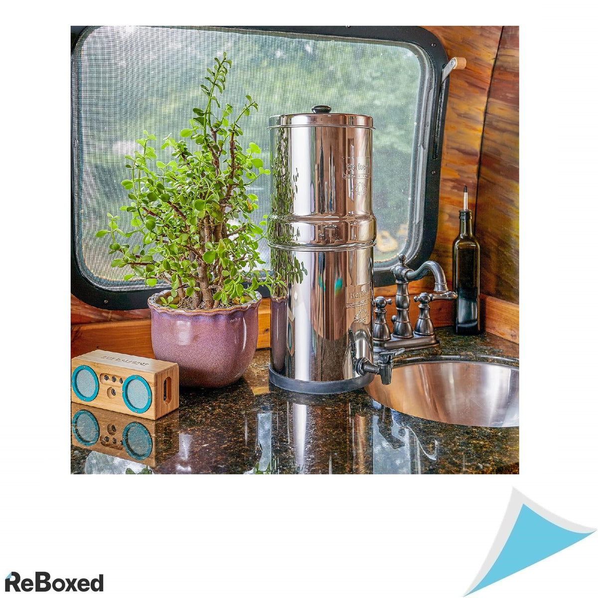 Filtru apa Travel Berkey 5.7 litri cu 2 elemente Black Berkey