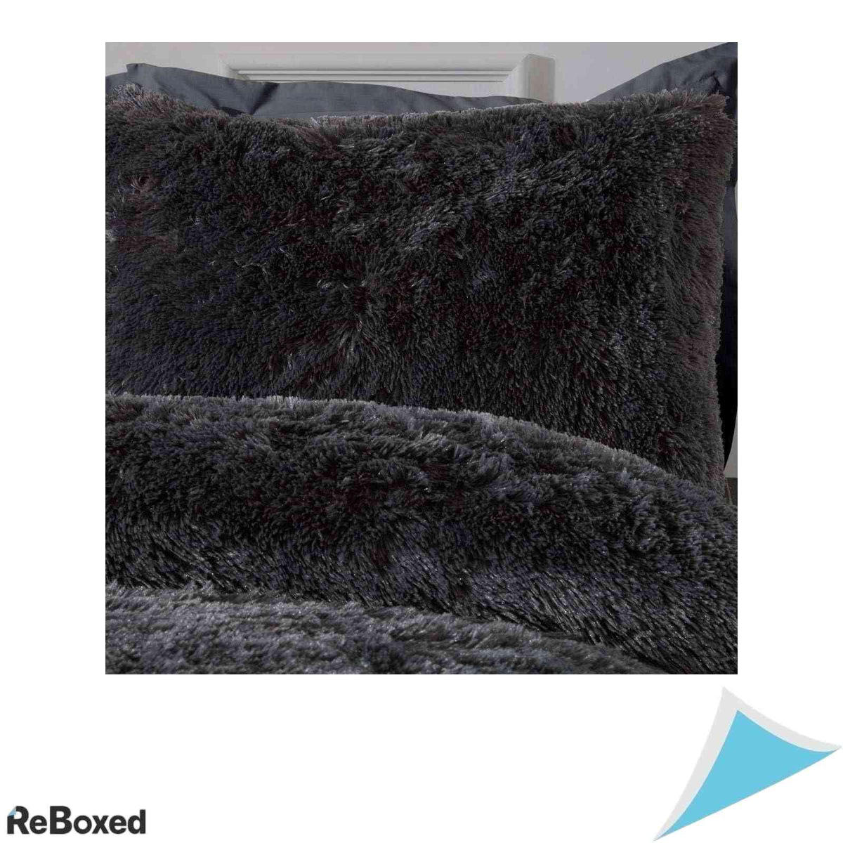 Lenjerie de Pat King Size Sleepdown din Blana Artificiala Cuvertura Pilota 220x230 cm si 2 Fete de Perna Gri