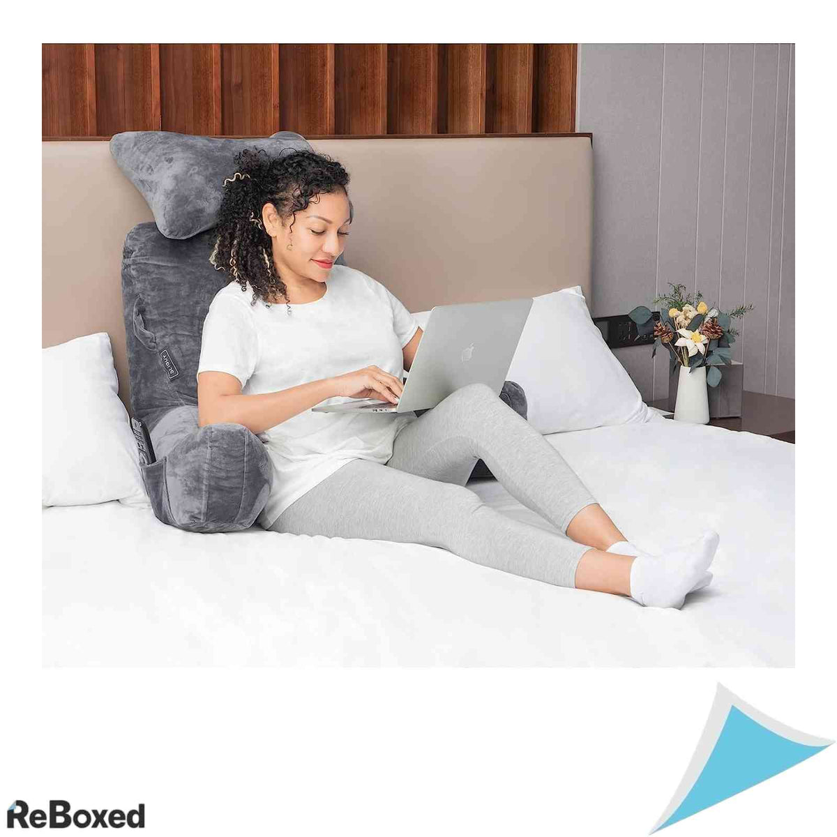 Perna Spatar Ergonomica SLIGUY 79x58 cm pentru Citit in Pat cu Rulou Cervical Suport Brate si Buzunare Gri Inchis